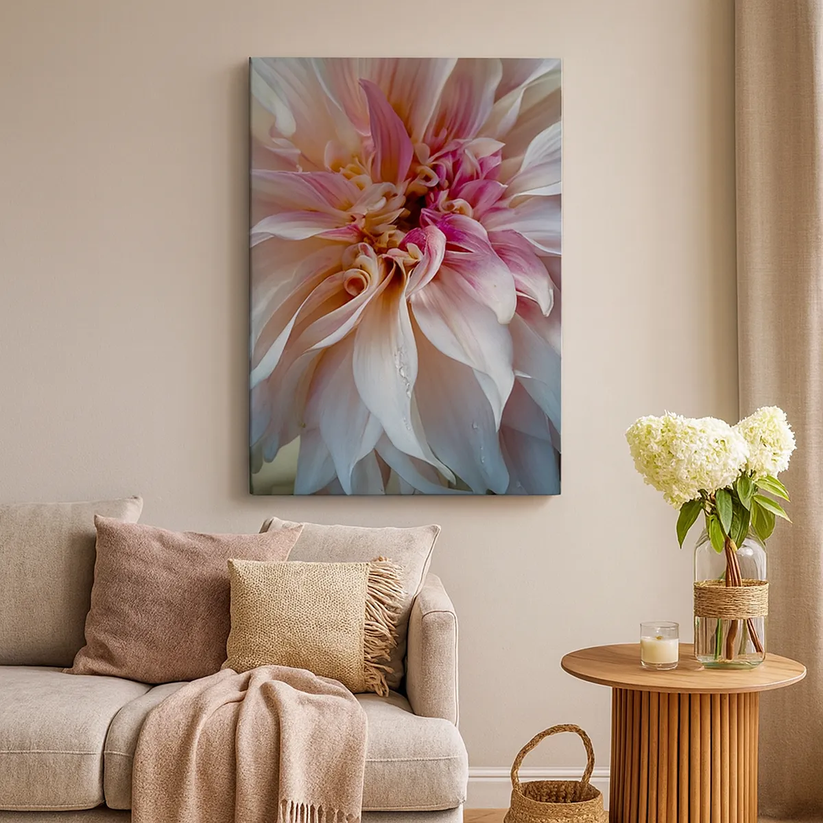 Bild auf Leinwand - Leinwandbild - Nahaufnahme von zarten rosa Blütenblättern mit Wassertropfen - 50x70cm - Blühende Frische - Moderne Wanddekoration für Wohnzimmer und Schlafzimmer ARTTOR