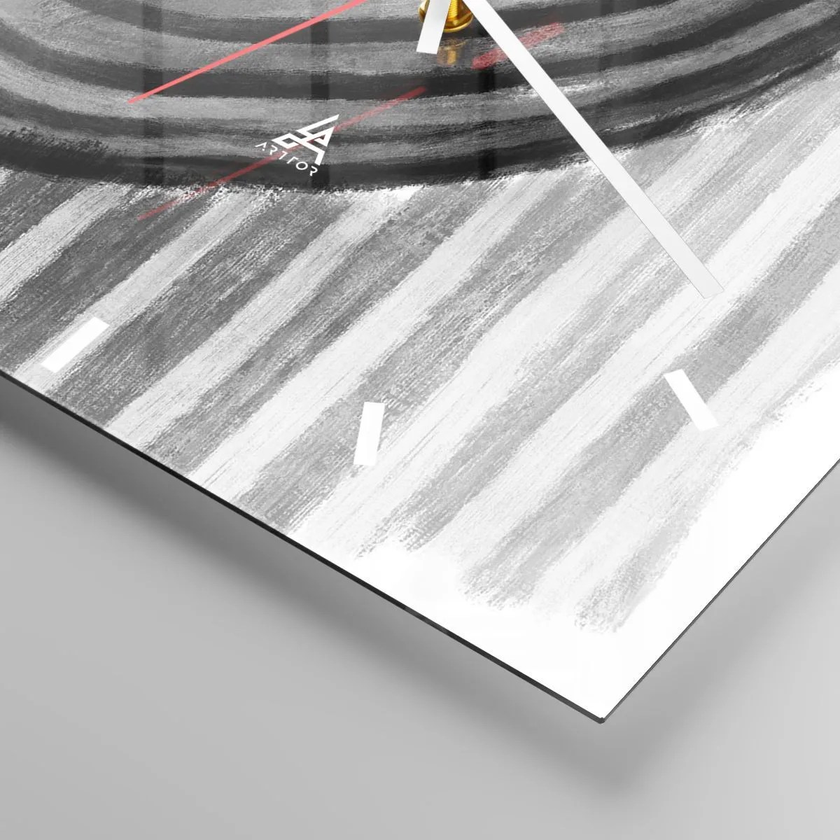 Zegar ścienny - Kobieta w kapeluszu w czarno-białym stylu z czerwonym akcentem - 30x30cm - Gdzie ciebie szukać? - Nowoczesna dekoracja ścienna do salonu i sypialni ARTTOR