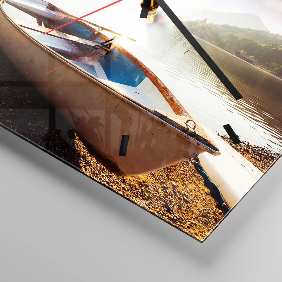 Wanduhr - Glasuhr - Ein Boot am Ufer eines Sees mit Blick auf die Berge am Morgen - 30x30cm - Am tollen und klaren Wasser - Moderne Wanddekoration für Wohnzimmer und Schlafzimmer ARTTOR