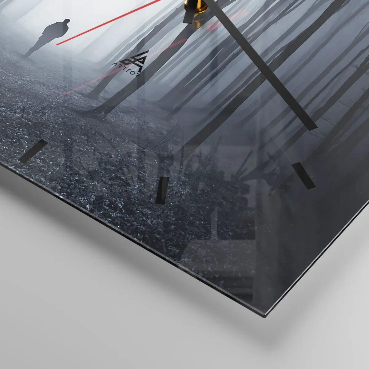 Reloj de pared - Reloj de vidrio - Una figura caminando entre los árboles en un bosque brumoso. - 30x30cm - Alto y claro - Decoración de pared moderna para salón y dormitorio ARTTOR