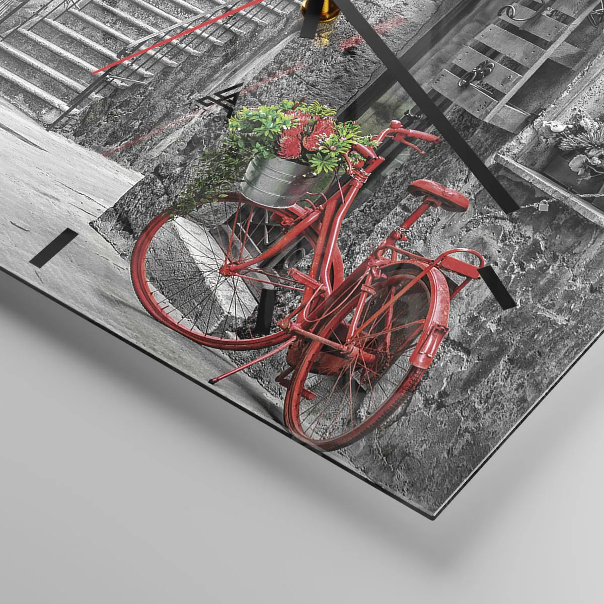 Zegar ścienny - Czerowny rower w czarno-białej uliczce - 30x30cm - Toskański zaułek - Nowoczesna dekoracja ścienna do salonu i sypialni ARTTOR