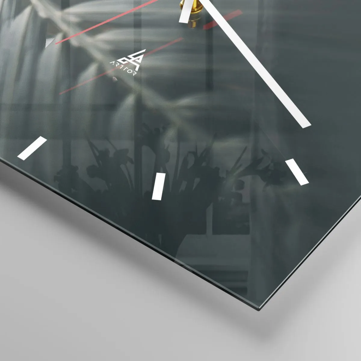 Wanduhr - Glasuhr - Nahaufnahme eines dunkel getönten Palmblattdetails - 30x30cm - Die Präzision der Natur - Moderne Wanddekoration für Wohnzimmer und Schlafzimmer ARTTOR