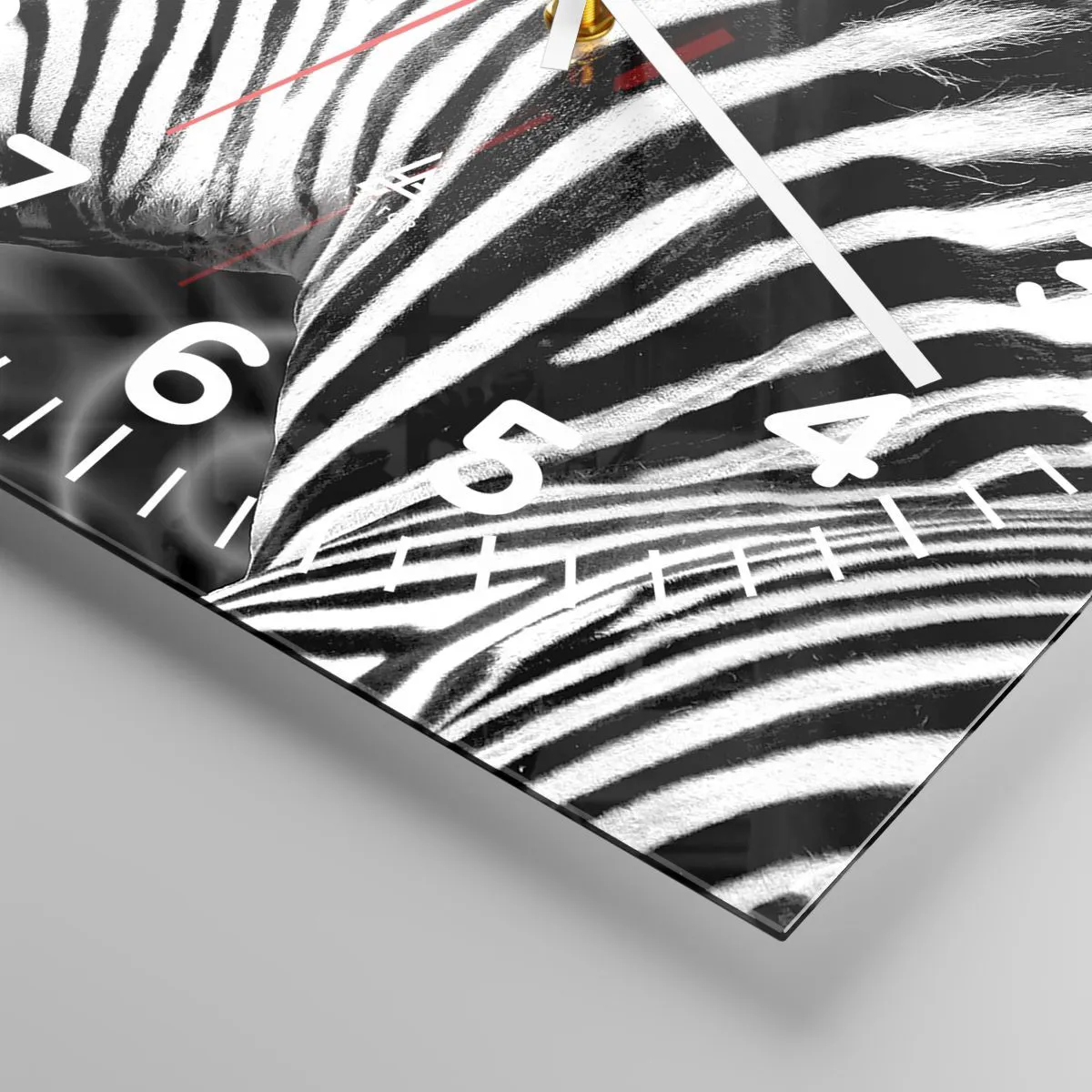 Vægur, Uret - Hvid er hvid og sort er sort - 30x30 cm