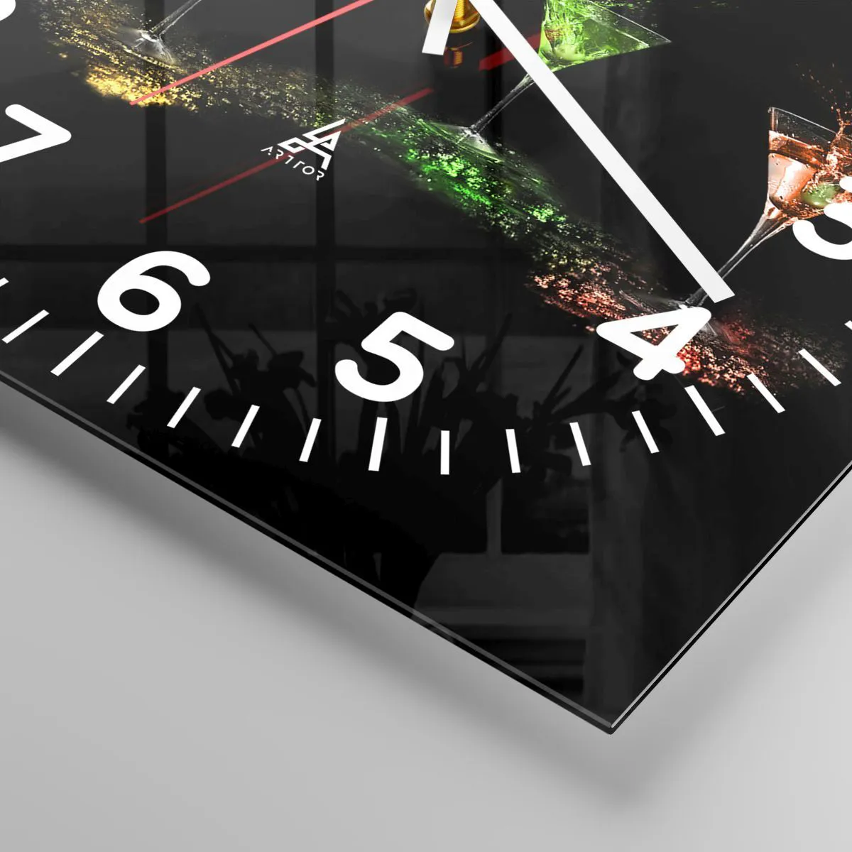 Reloj de pared - Reloj de vidrio - Los colores de la alegría en una copa de cristal - 30x30 cm