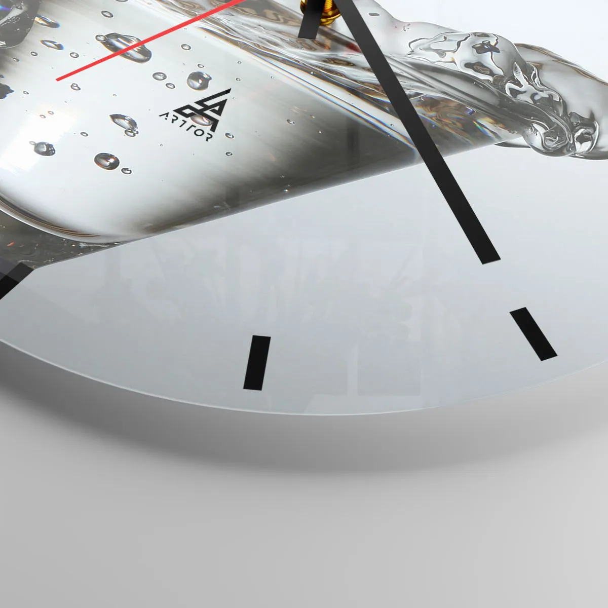 Zegar ścienny - Kieliszek wypełniany rozpryskującą się wodą - 30x30cm - Nad brzegiem pucharu - Nowoczesna dekoracja ścienna do salonu, kuchni i sypialni ARTTOR