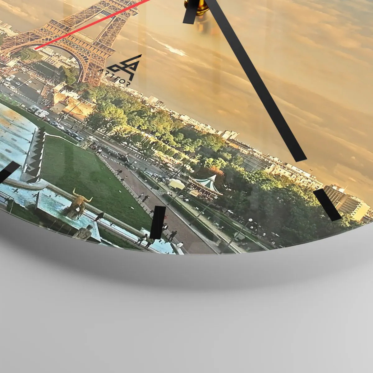 Wandklok - Klok - Uitzicht op de Eiffeltoren bij zonsondergang - 30x30cm - Koningin van Parijs - Moderne wanddecoratie voor woonkamer, keuken en slaapkamer ARTTOR