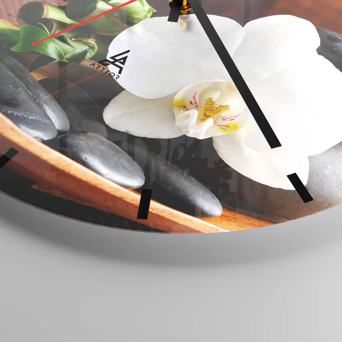 Zegar ścienny - Biała orchidea z bambusem i kamieniami - 30x30cm - Poddaj się dotykowi natury - Nowoczesna dekoracja ścienna do salonu, kuchni i sypialni ARTTOR