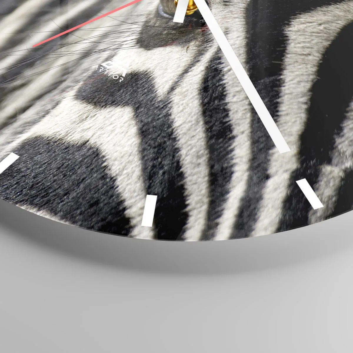 Ceas de perete - Ceas pe sticlă - Prim-plan al ochiului unei zebre cu dungi albe și negre - 30x30cm - Portret cu dungi - Decorațiune modernă pentru perete pentru living, bucătărie și dormitor ARTTOR