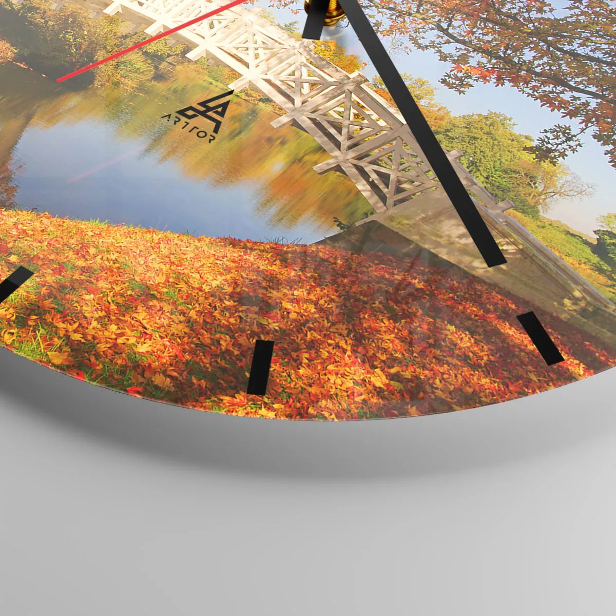 Wanduhr - Glasuhr - Eine weiße Brücke über einen Fluss, umgeben von Herbstbäumen - 30x30cm - Auf der weißen Seufzerbrücke - Moderne Wanddekoration für Wohnzimmer, Küche und Schlafzimmer ARTTOR
