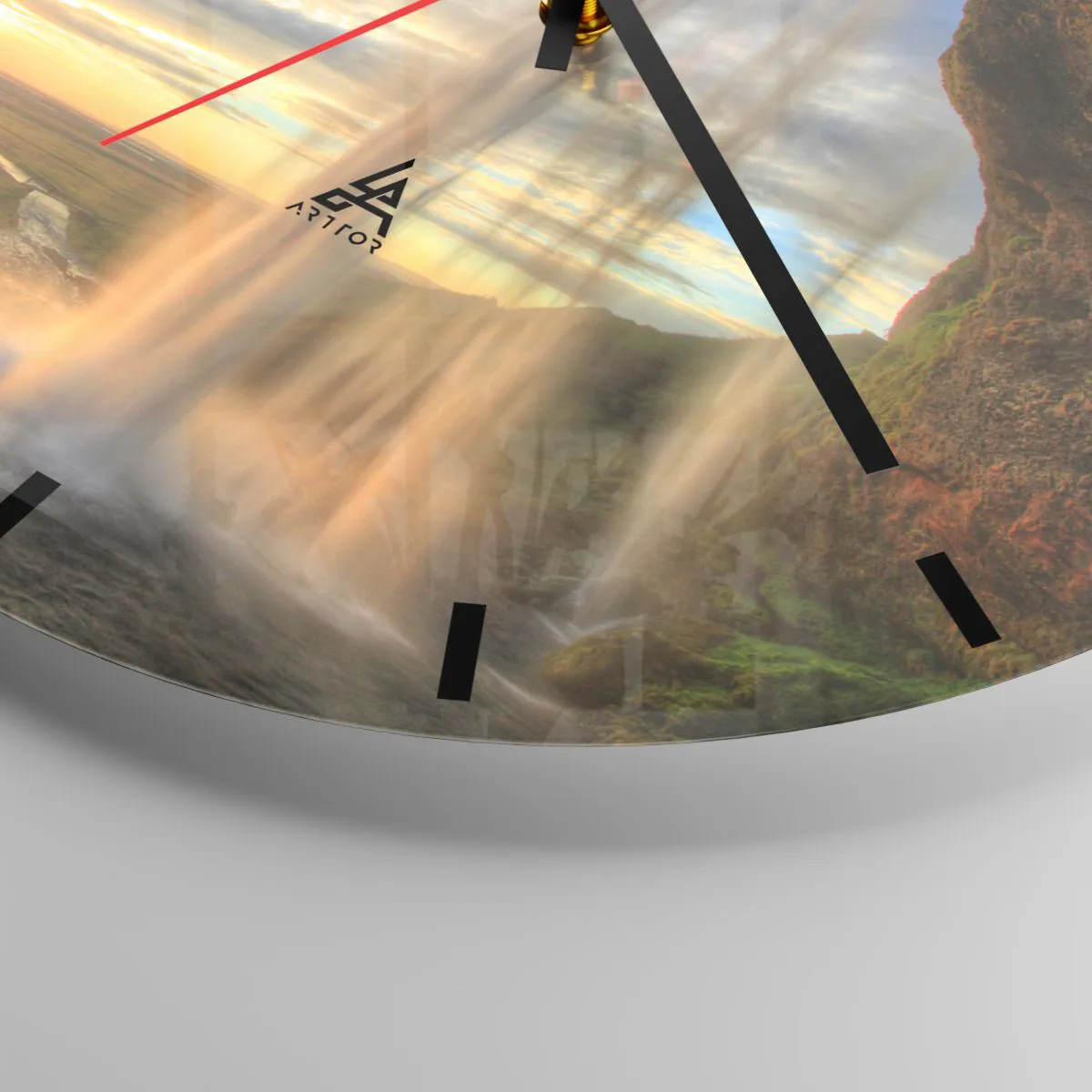 Väggklocka - Klocka på glas - Vattenfall med utsikt över solnedgången - 30x30cm - Världen bakom ridå av droppar - Modern väggdekoration för vardagsrum, kök och sovrum ARTTOR