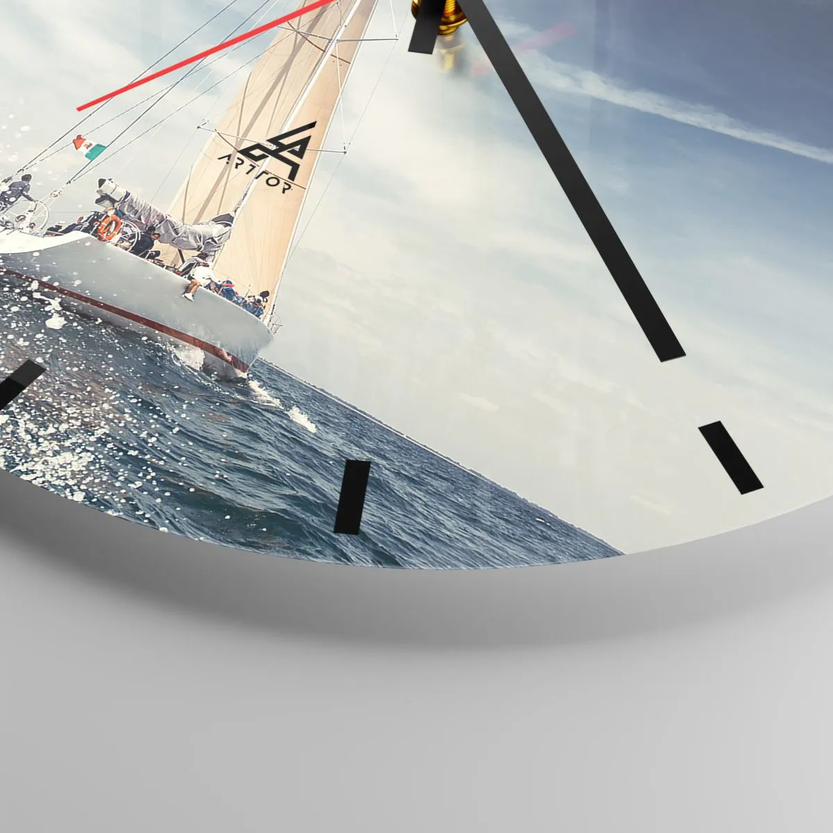 Ceas de perete - Ceas pe sticlă - Un iaht pe o mare furtunoasă sub un cer albastru - 30x30cm - Nu ne vor prinde din urmă! - Decorațiune modernă pentru perete pentru living, bucătărie și dormitor ARTTOR