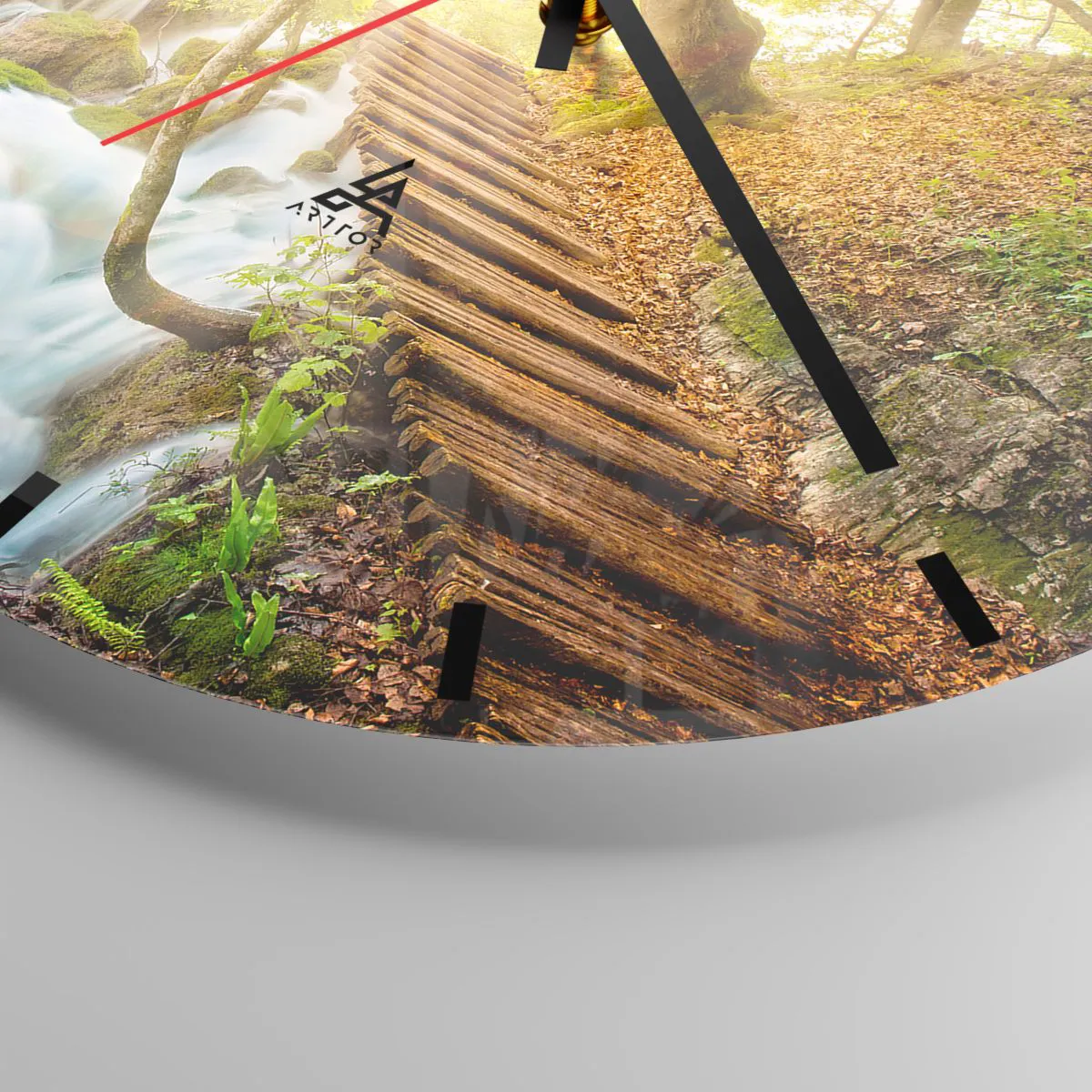 Wandklok - Klok - Een houten pad naast watervallen in een zonnig bos - 30x30cm - Een felbegeerde koelte - Moderne wanddecoratie voor woonkamer, keuken en slaapkamer ARTTOR