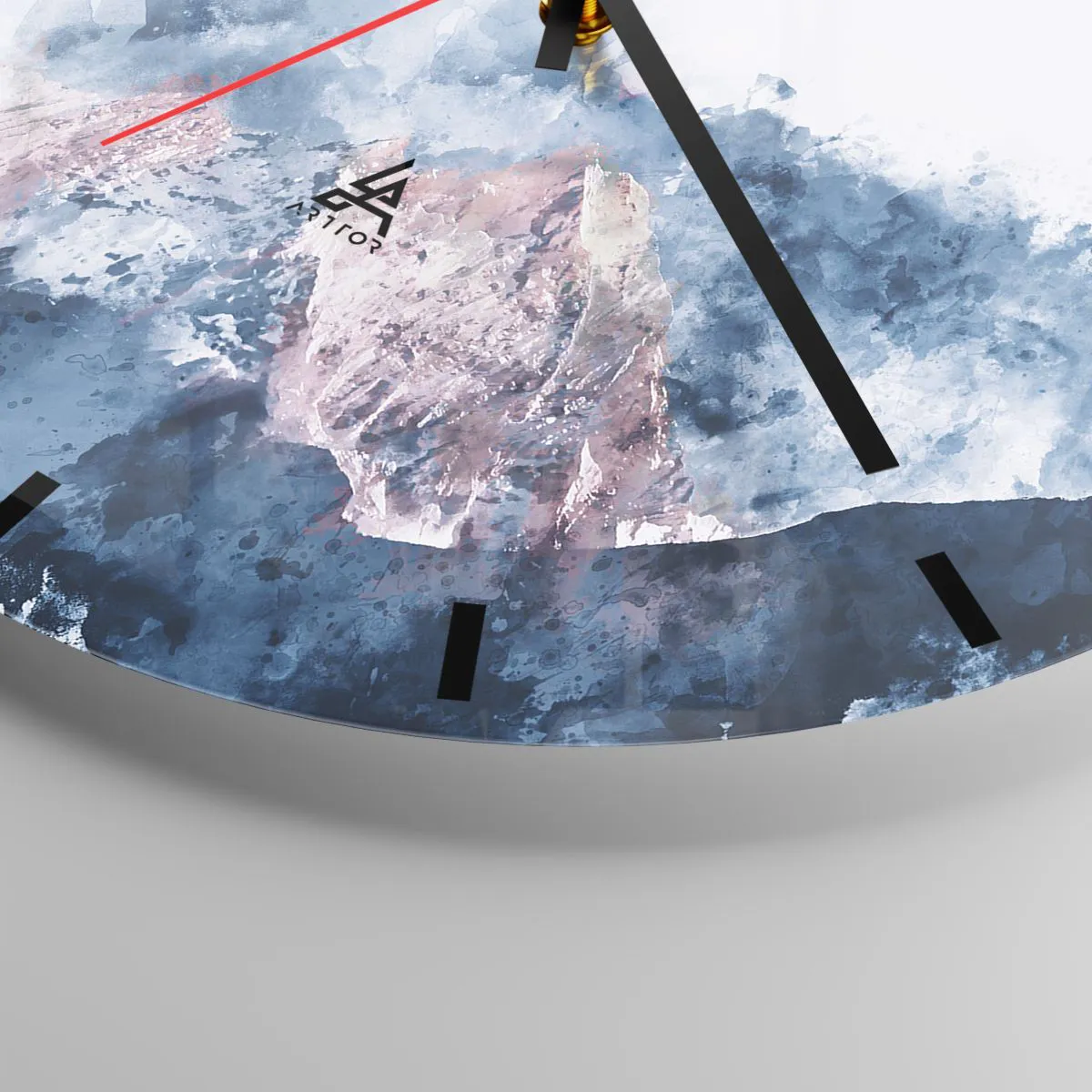 Väggklocka - Klocka på glas - En målerisk skildring av berg i nyanser av blått och rosa. - 30x30cm - Det är toppen! - Modern väggdekoration för vardagsrum, kök och sovrum ARTTOR