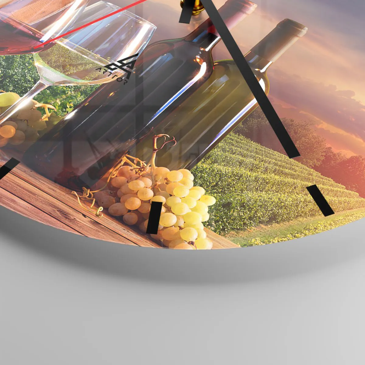 Nástěnné hodiny - Víno, sklenice a sud na pozadí zapadajícího slunce - 30x30cm - Tady má život chuť - Moderní nástěnná dekorace do obývacího pokoje, kuchyně a ložnice ARTTOR