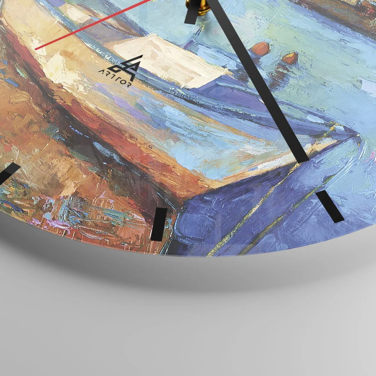 Väggklocka - Klocka på glas - Färgglada båtar på lugnt vatten - 30x30cm - I en sydlig vik - Modern väggdekoration för vardagsrum, kök och sovrum ARTTOR