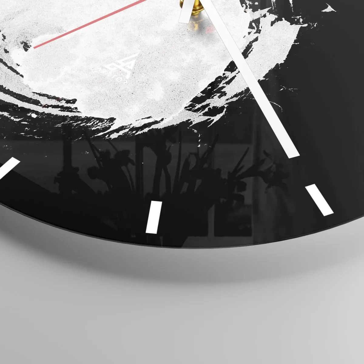 Vægur, Uret - Hvid penselcirkel på sort baggrund i zen-stil - 30x30cm - Den gode vej ud - Moderne vægdekoration til stue, køkken og soveværelse ARTTOR