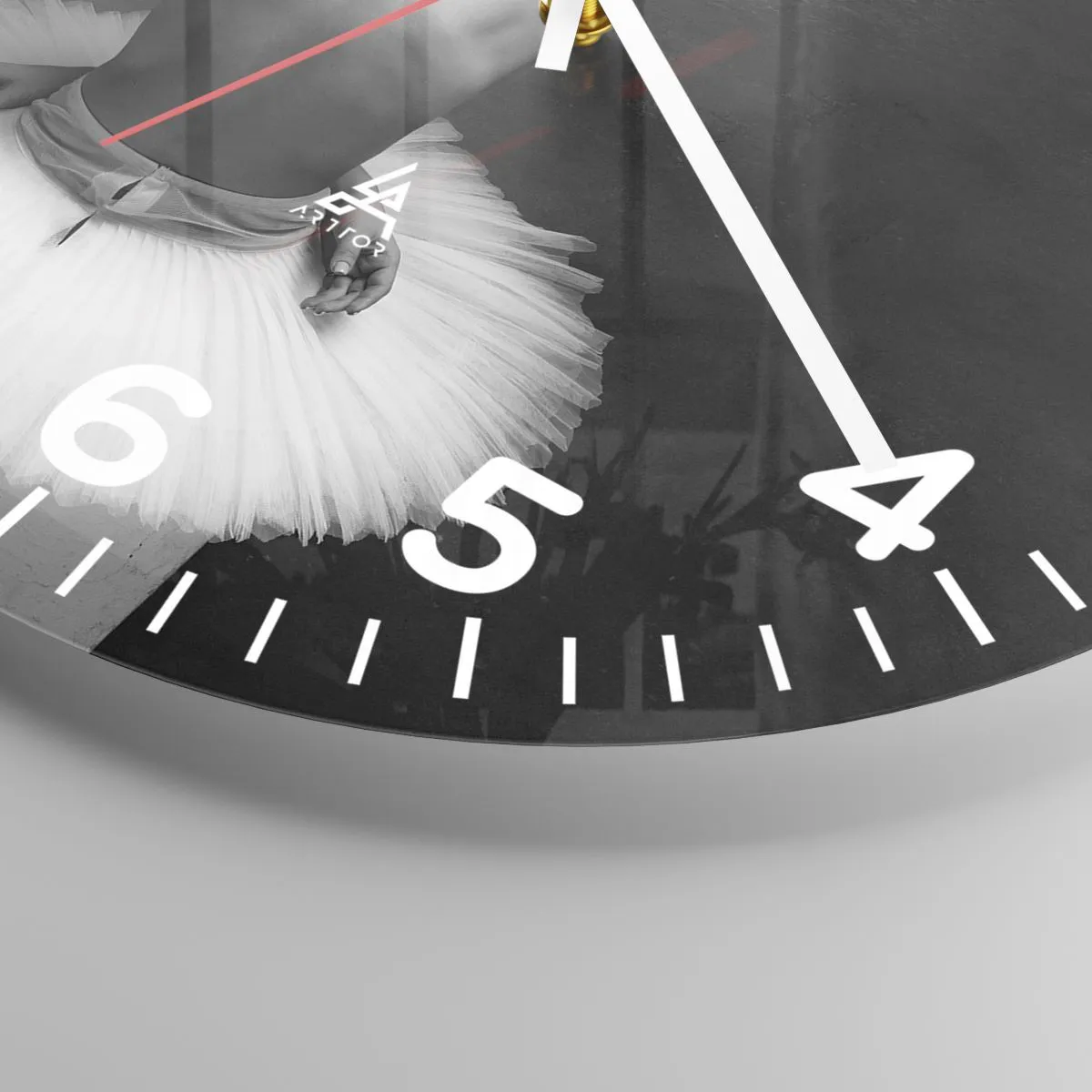 Zegar ścienny - Właśnie rozkwita - 30x30 cm