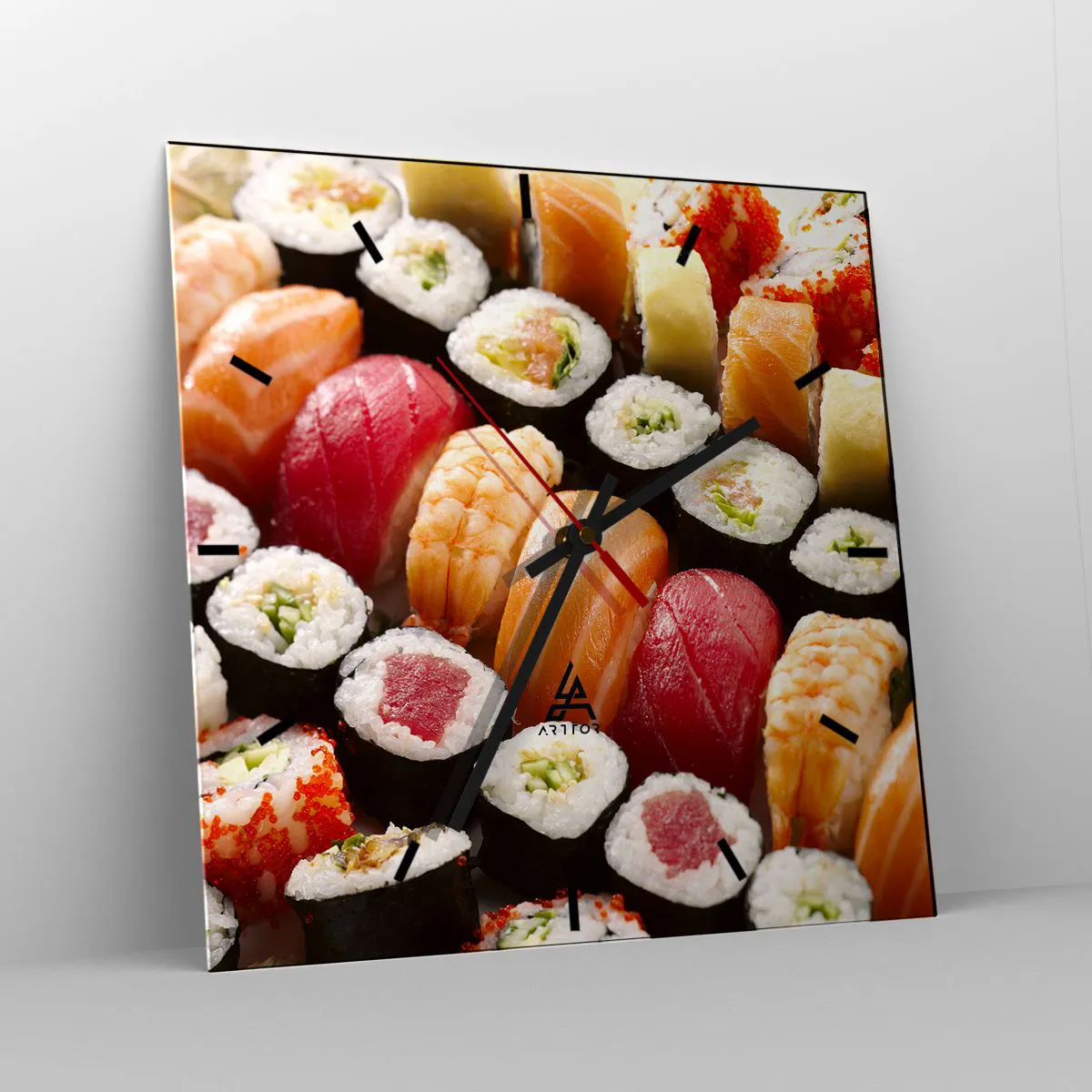 Reloj de pared - Reloj de vidrio - Sushi colorido dispuesto en filas con diversos ingredientes. - 30x30cm - Colores y sabores de Asia - Decoración de pared moderna para salón y dormitorio ARTTOR