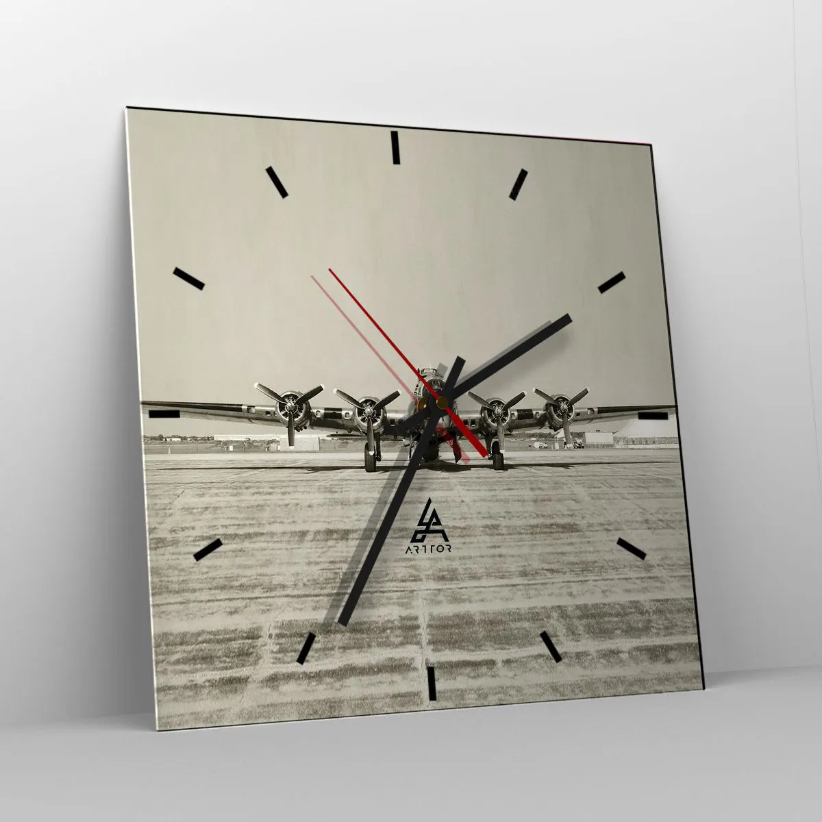 Wanduhr - Glasuhr - Historisches Flugzeug auf dem Flughafen in Sepia - 30x30cm - Wie immer bereit - Moderne Wanddekoration für Wohnzimmer und Schlafzimmer ARTTOR