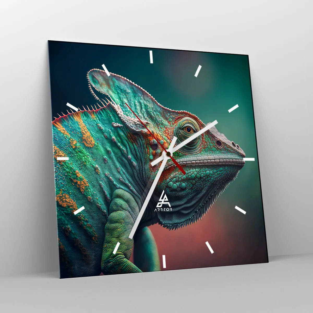 Reloj de pared - Reloj de vidrio - Primer plano de un camaleón en colores intensos. - 30x30cm - ¿Puedes verme? No está bien... - Decoración de pared moderna para salón y dormitorio ARTTOR