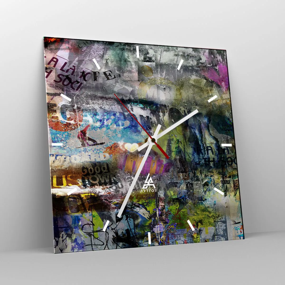 Väggklocka - Klocka på glas - Collage med minnen - 40x40 cm