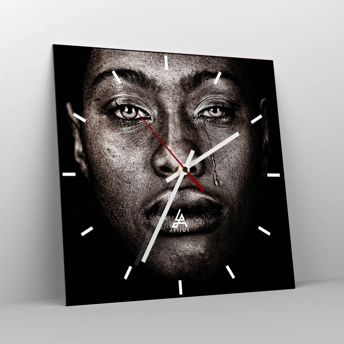 Väggklocka - Klocka på glas - En tår - 40x40 cm