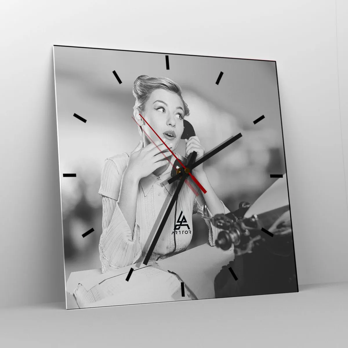 Nástenné hodiny - Halo, tu sú 50. roky. - 40x40 cm