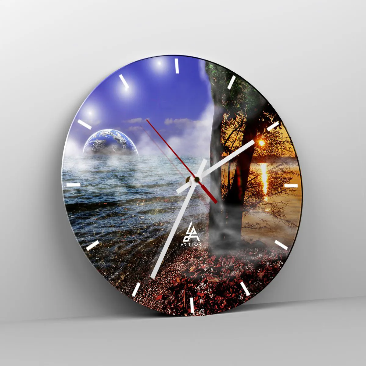 Väggklocka - Klocka på glas - En symbolisk koppling mellan natur och rymd - 30x30cm - Surrealistiskt landskap - naturens enighet - Modern väggdekoration för vardagsrum, kök och sovrum ARTTOR