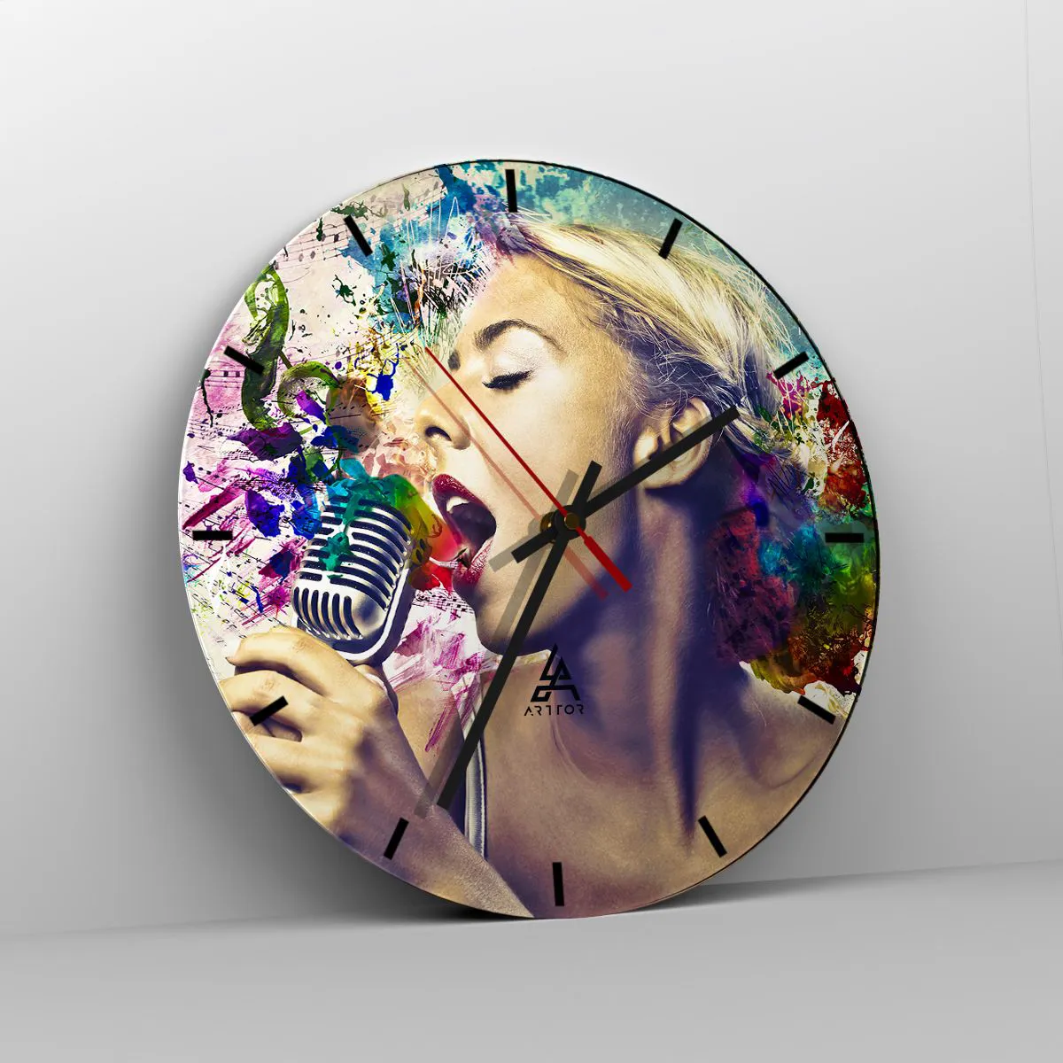 Reloj de pared - Reloj de vidrio - Un personaje colorido cantando en un micrófono con un fondo musical. - 30x30cm - Pinta el mundo con tu voz - Decoración de pared moderna para salón, cocina y dormitorio ARTTOR