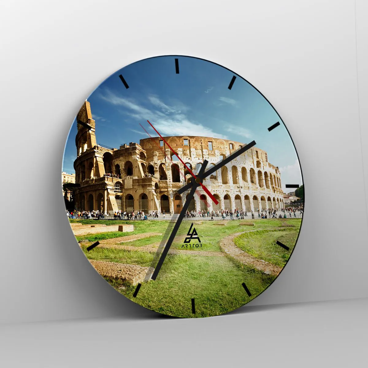 Vægur, Uret - Colosseum i Rom i solskin - 30x30cm - Du kan stadig høre våbenklirren - Moderne vægdekoration til stue, køkken og soveværelse ARTTOR