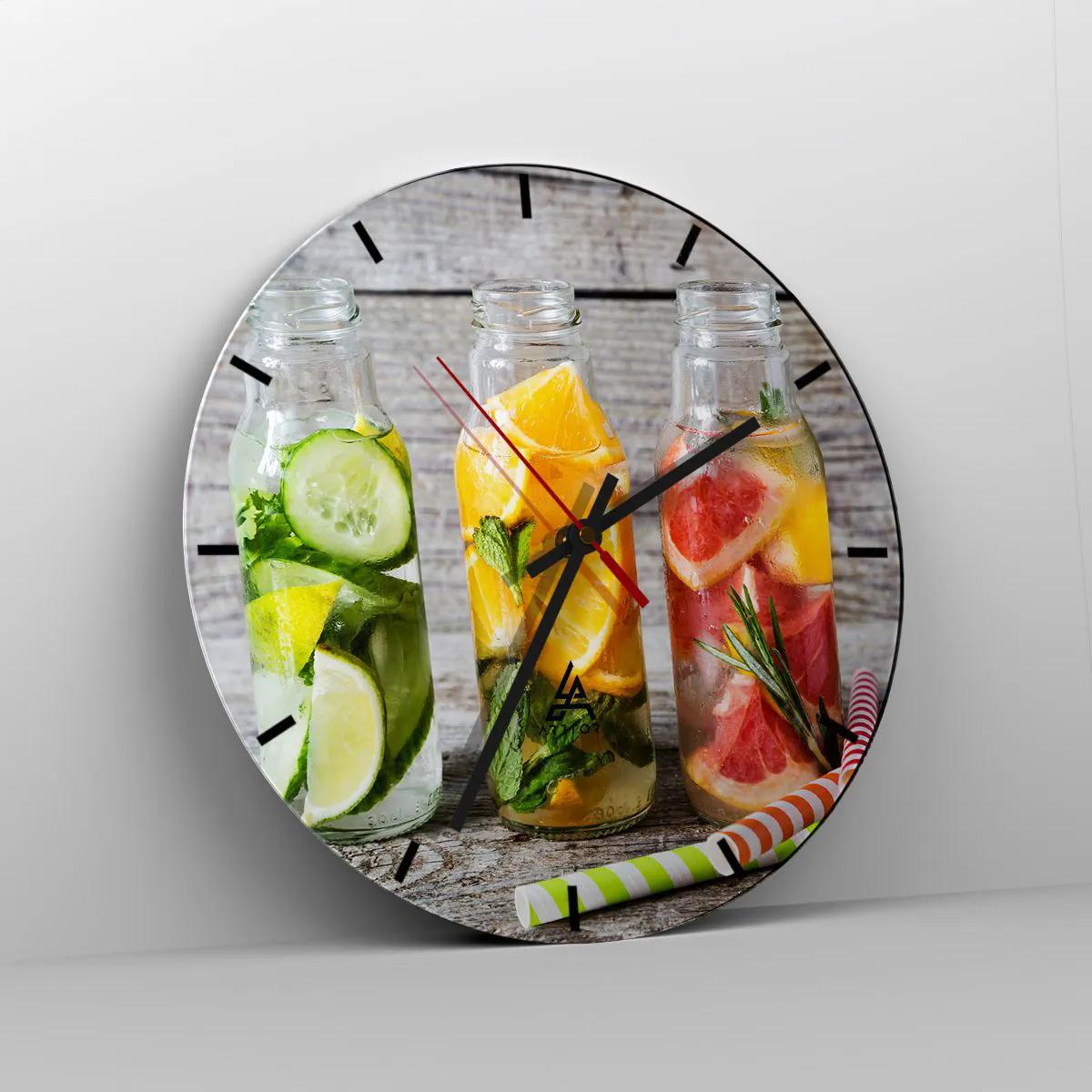 Nástěnné hodiny - Tři lahve vody s ovocnou a bylinkovou příchutí - 30x30cm - Zdravé od přírody - Moderní nástěnná dekorace do obývacího pokoje, kuchyně a ložnice ARTTOR