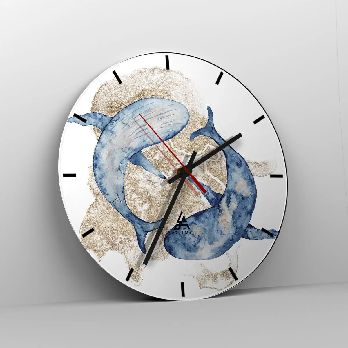 Ceas de perete - Ceas pe sticlă - Balene albastre pe nisipul auriu - 30x30cm - Prietenie sau iubire? - Decorațiune modernă pentru perete pentru living, bucătărie și dormitor ARTTOR