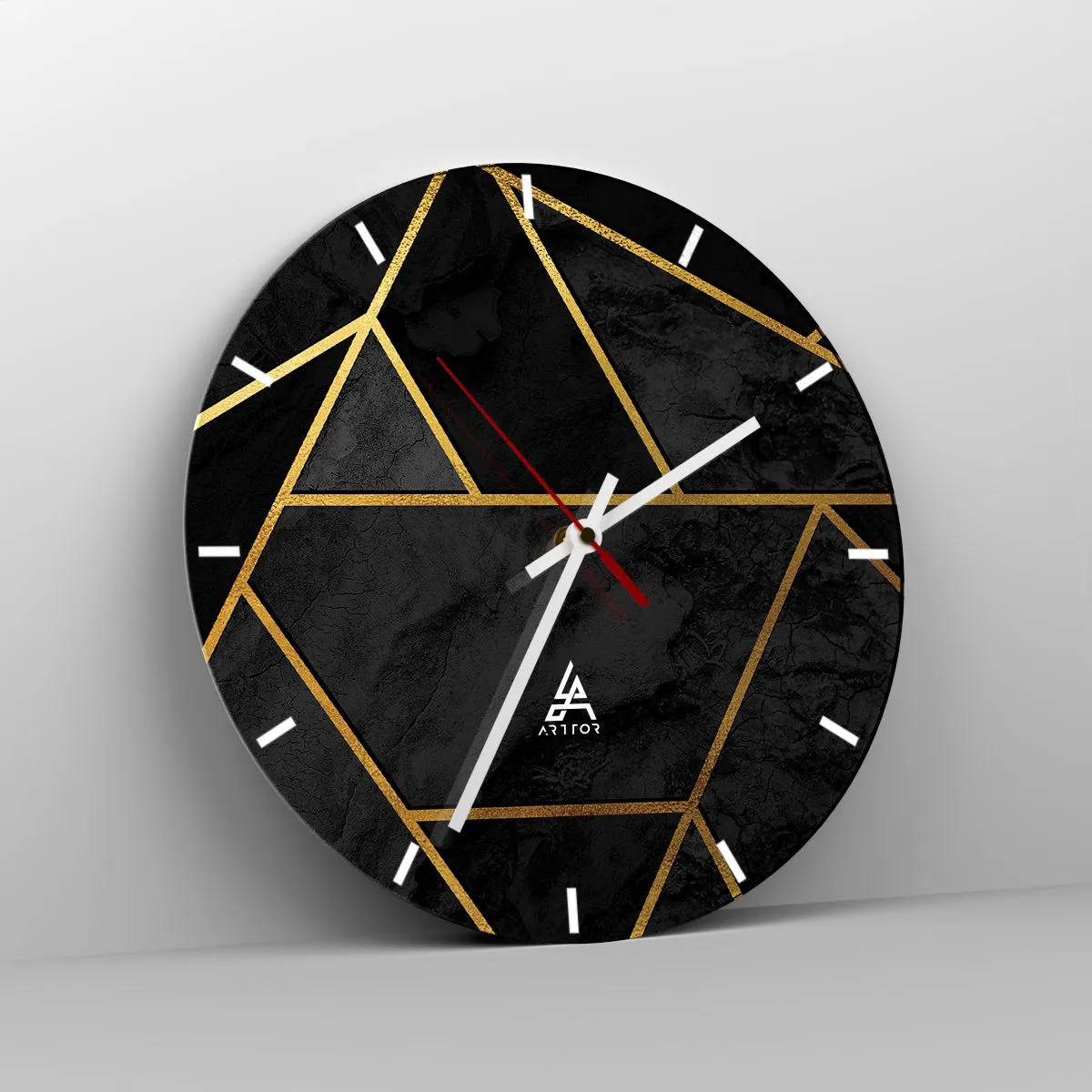 Relógio de parede - Relógio em vidro - Fundo preto com padrões geométricos dourados em um estilo elegante - 30x30cm - Escuridão e esplendor - Decoração de parede moderna para a sala de estar, cozinha e quarto ARTTOR