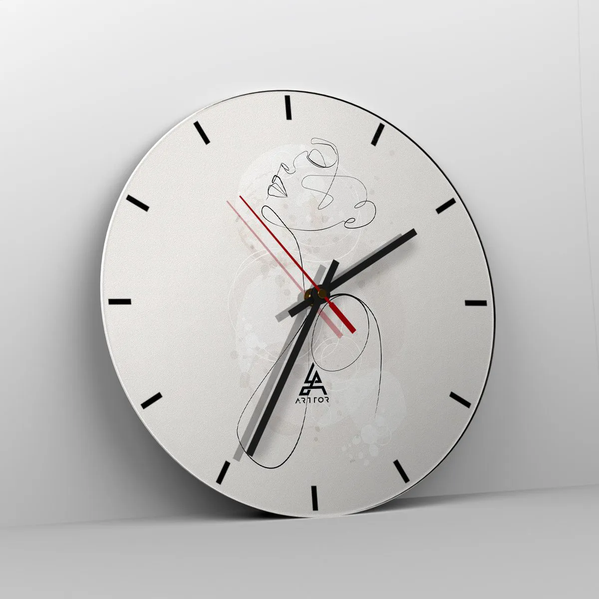 Ceas de perete - Ceas pe sticlă - O linie neagră creând silueta unei femei pe un fundal alb - 30x30cm - Spirala frumuseții - Decorațiune modernă pentru perete pentru living, bucătărie și dormitor ARTTOR