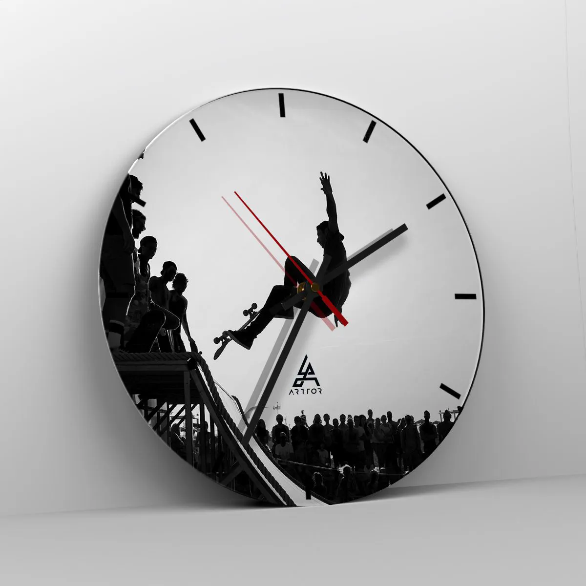Nástenné hodiny - Hrdinovia a diváci - 40x40 cm