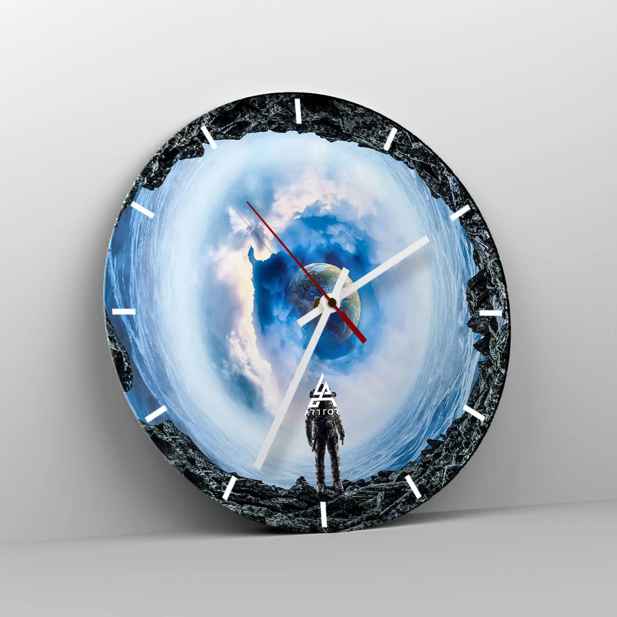 Väggklocka - Klocka på glas - Det är inte långt kvar hem - 40x40 cm