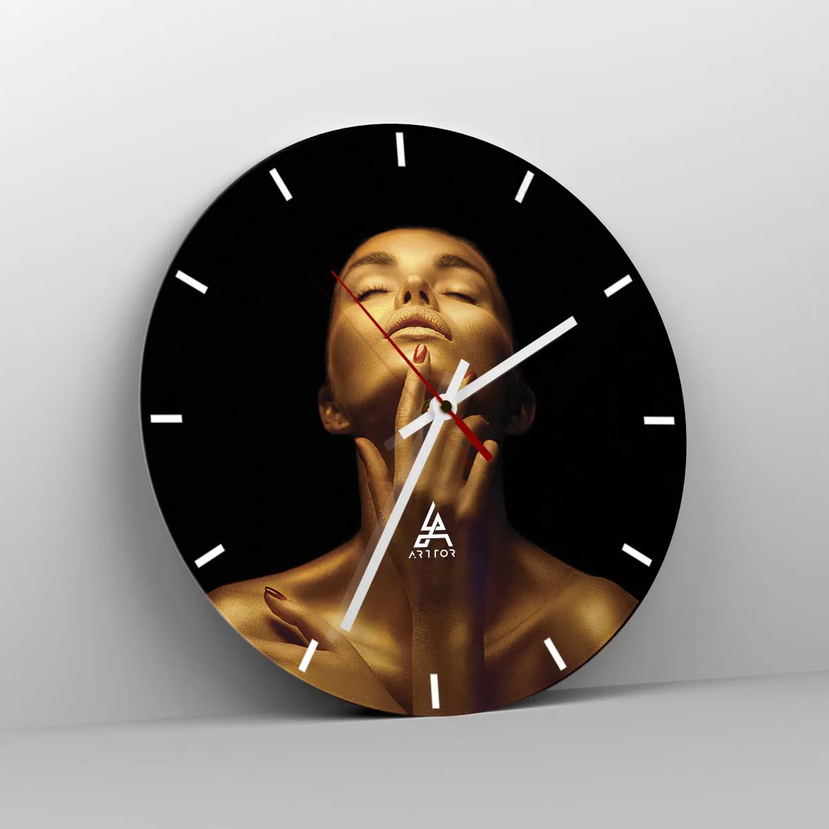 Väggklocka - Klocka på glas - Som guldsilke - 40x40 cm