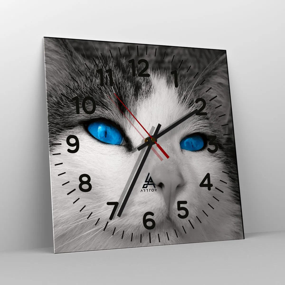 Ceas de perete - Ceas pe sticlă - Neobișnuită cu ochii albaștri - 30x30 cm