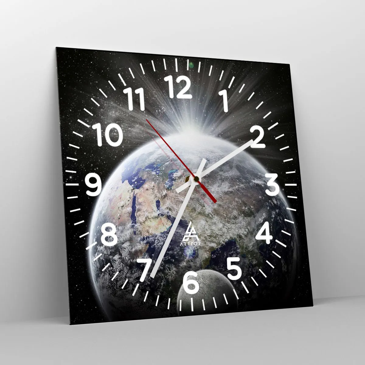 Väggklocka - Klocka på glas - I fullt sken - 30x30 cm