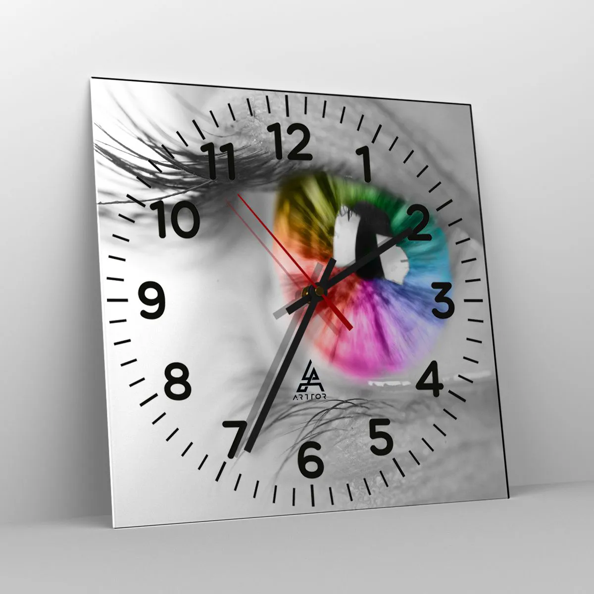 Väggklocka - Klocka på glas - Se färgglatt på världen - 30x30 cm