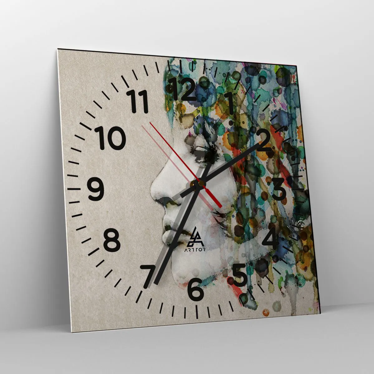 Vægur, Uret - Hun kom ud af den grå - 30x30 cm