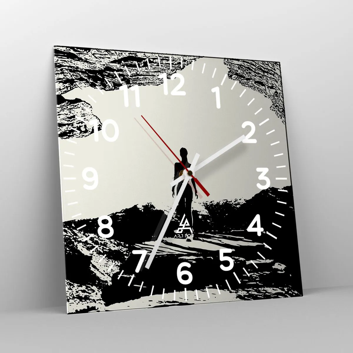 Zegar ścienny - Nowe spojrzenie - 30x30 cm