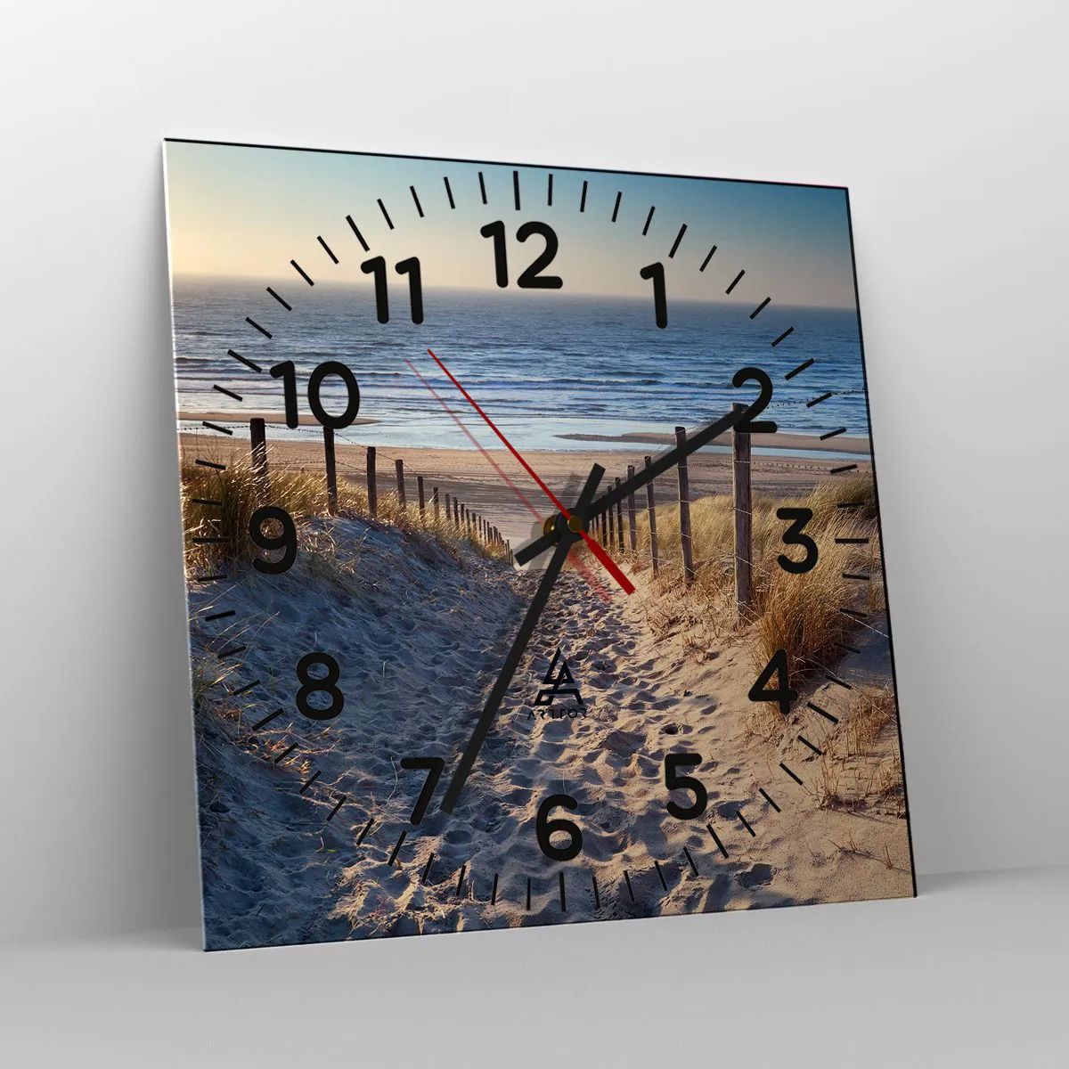 Vægur, Uret - Havet brummer, fuglene synger, en vild strand midt i græsset.... - 40x40 cm