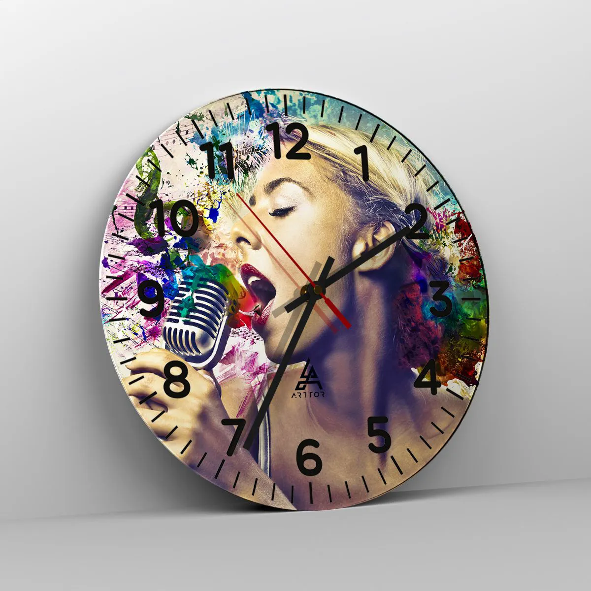 Relógio de parede - Relógio em vidro - Pintar o mundo com a voz - 30x30 cm