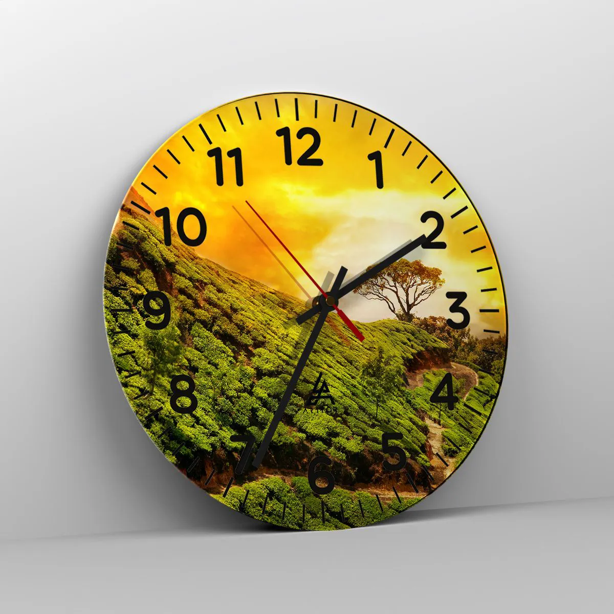 Vægur, Uret - En snoet sti, en grøn skråning - 30x30 cm