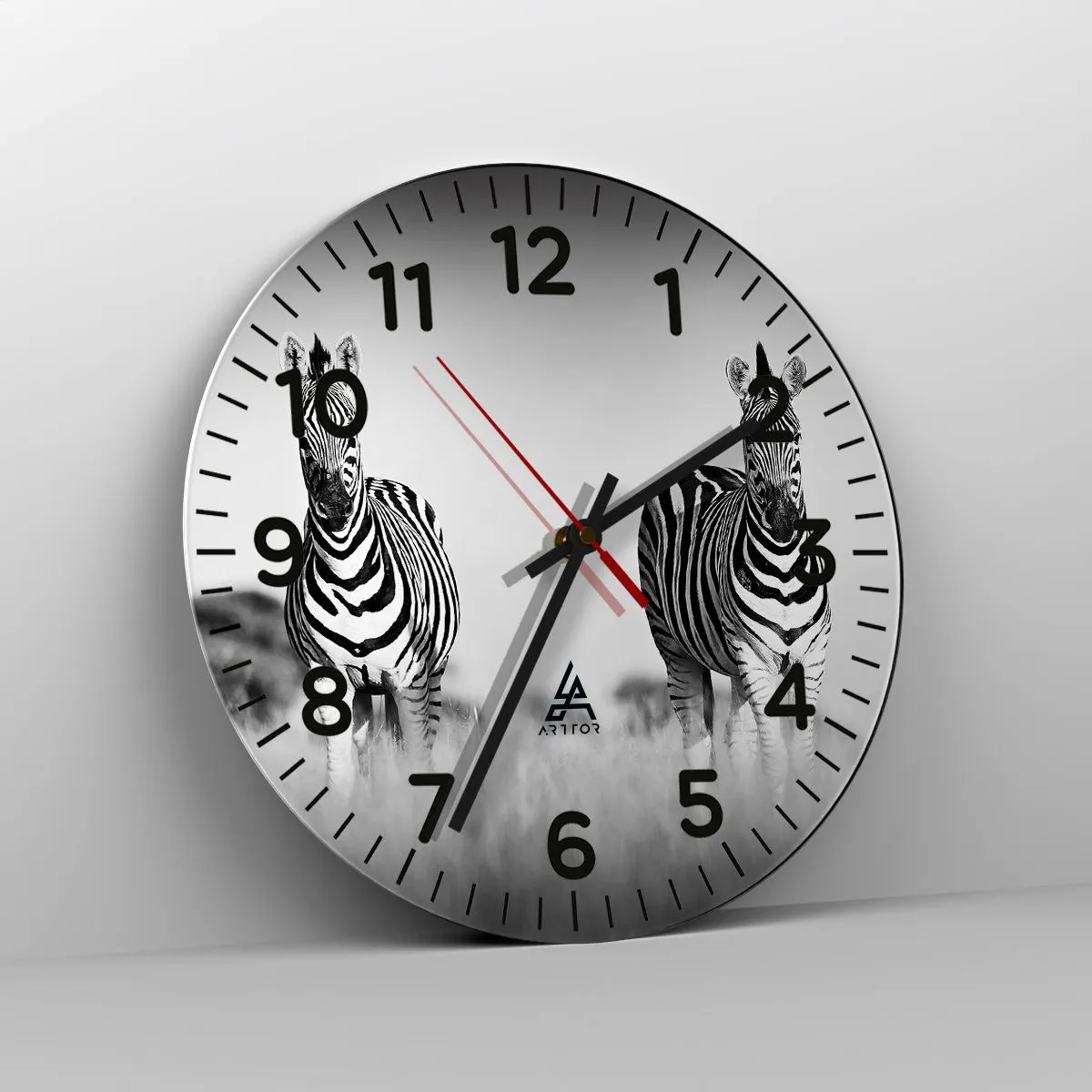 Ceas de perete - Ceas pe sticlă - Și totuși lumea e albă și neagră - 30x30 cm