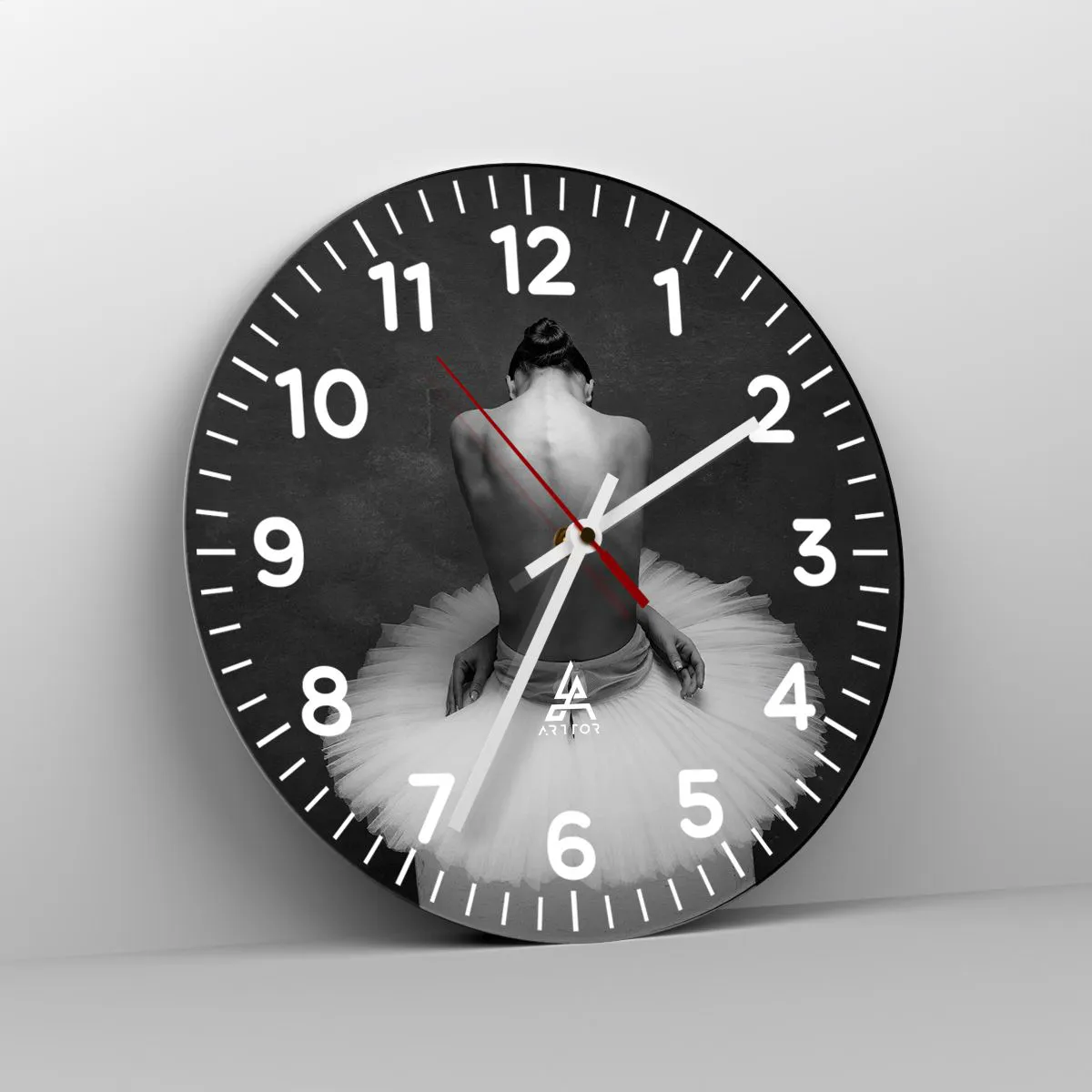 Zegar ścienny - Właśnie rozkwita - 30x30 cm