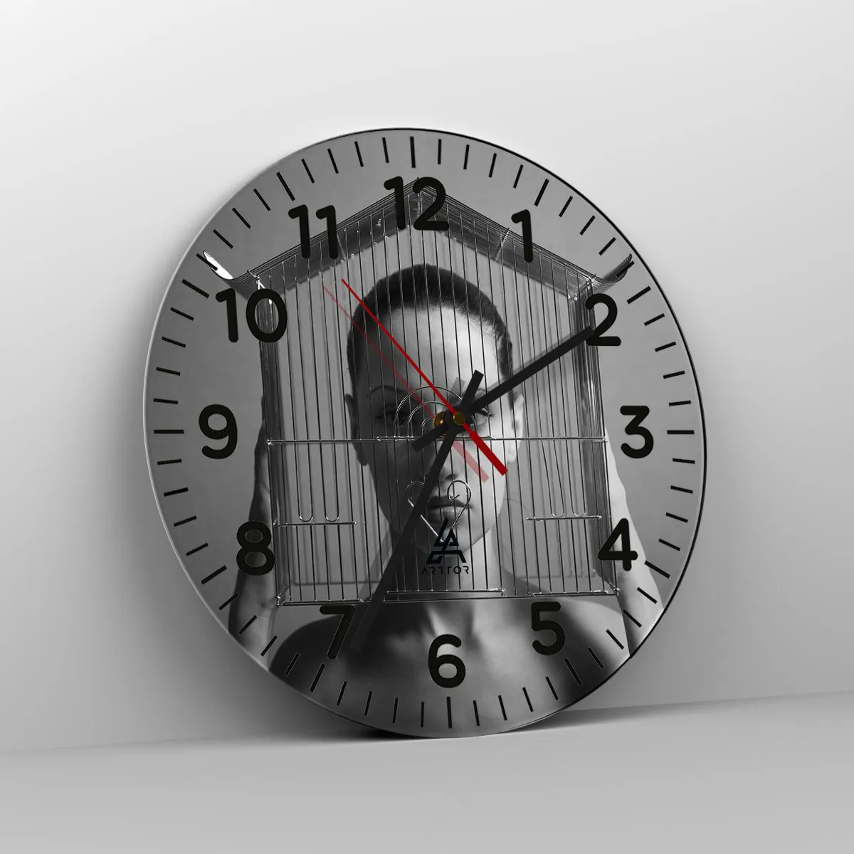 Ceas de perete - Ceas pe sticlă - Un portret oarecum suprarealist - 40x40 cm