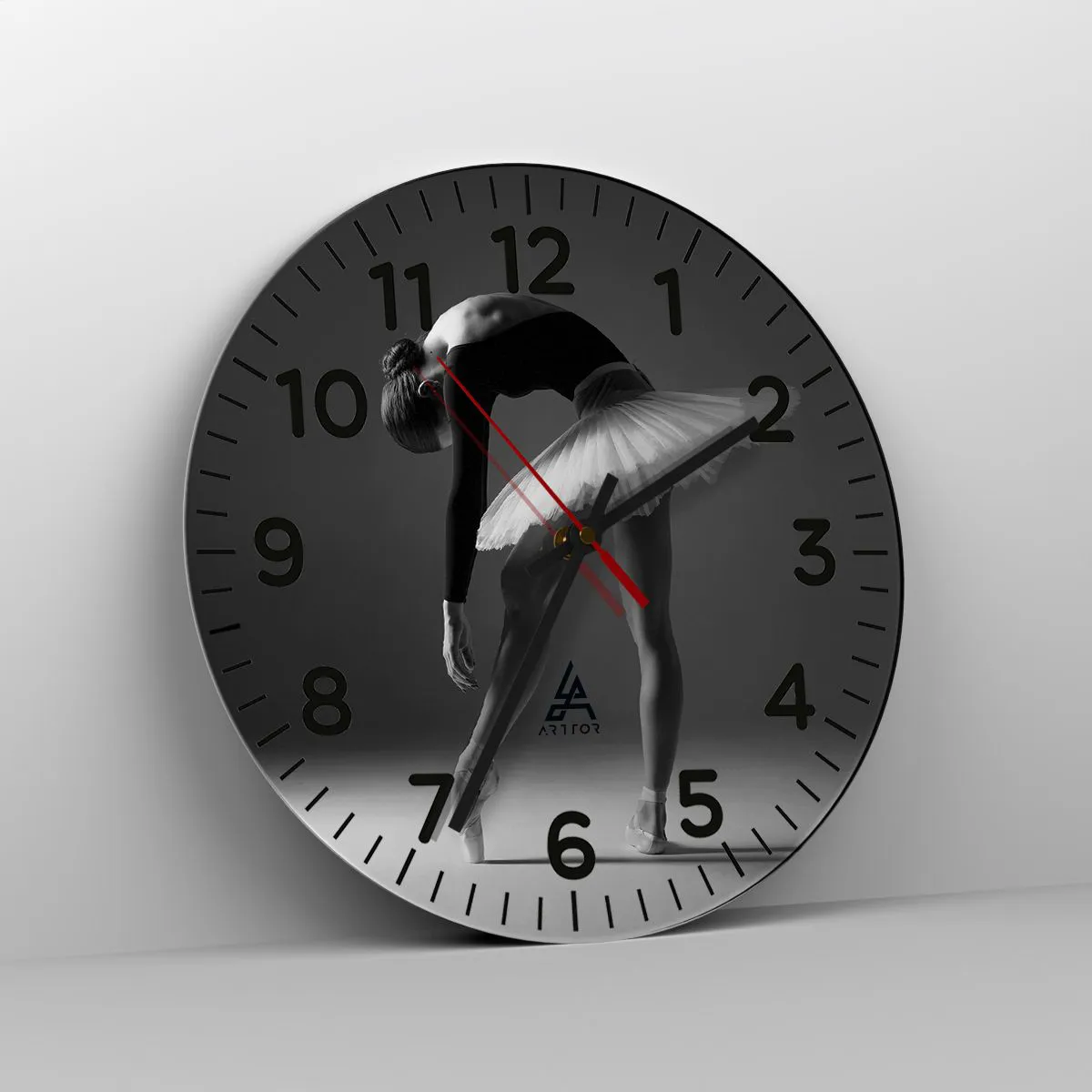 Vægur, Uret - Bella balerina - 40x40 cm