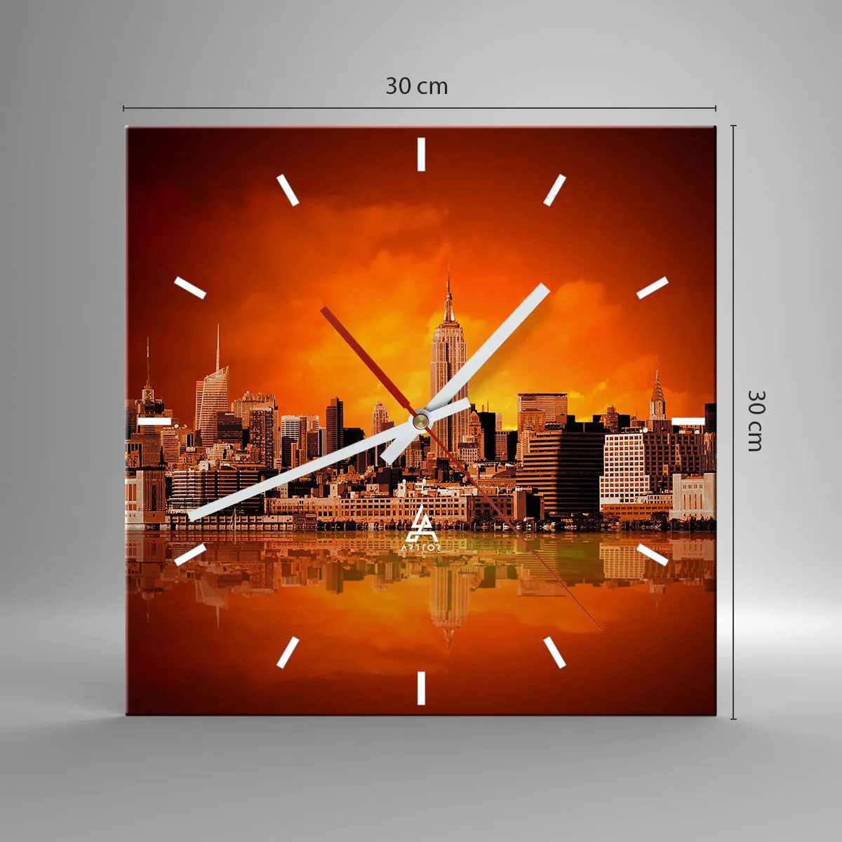 Wanduhr - Glasuhr - Panorama der Stadt bei Sonnenuntergang mit im Wasser reflektierten Gebäuden - 30x30cm - Das Großstadtpanorama in Gelb und Bronze - Moderne Wanddekoration für Wohnzimmer und Schlafzimmer ARTTOR